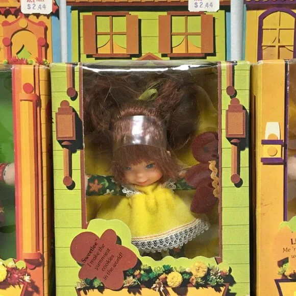 Lot of Nine (9) Vintage 1975 "Honey Hill Bunch" Dolls - by Mattel - Picture 10 of 13